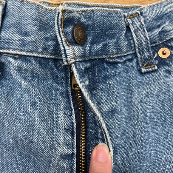 Vintage 1970’s LEVI’s Cutoff Jean Shorts - Orange Tag - Picture 4 of 9